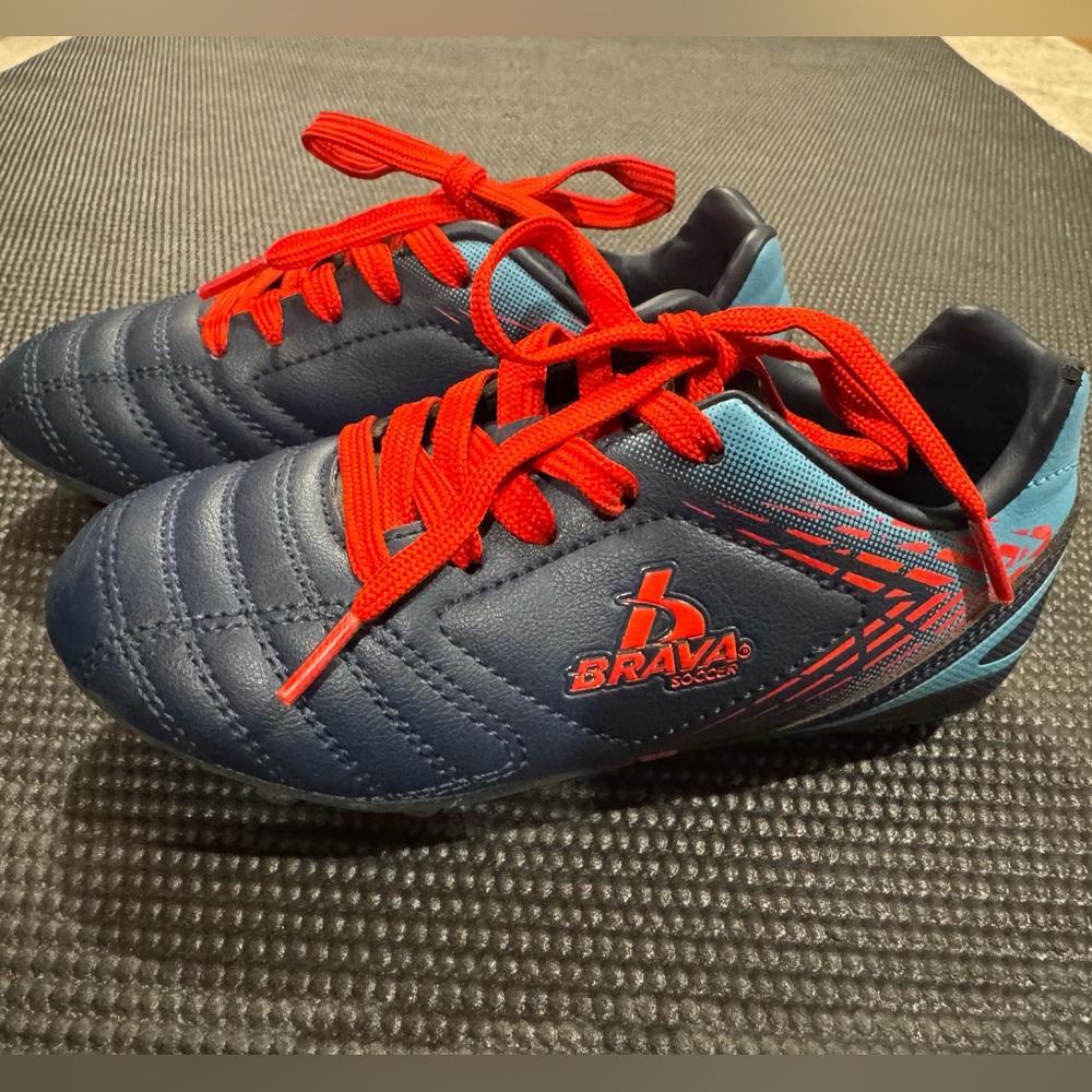 Brava Kids Soccer Shoes